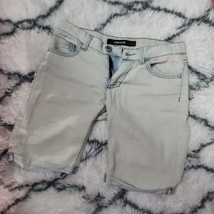 Capri Denim Shorts
Girls Size 10